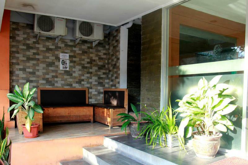 Reddoorz Syariah Near Btc Fashion Mall Bandung Exterior foto
