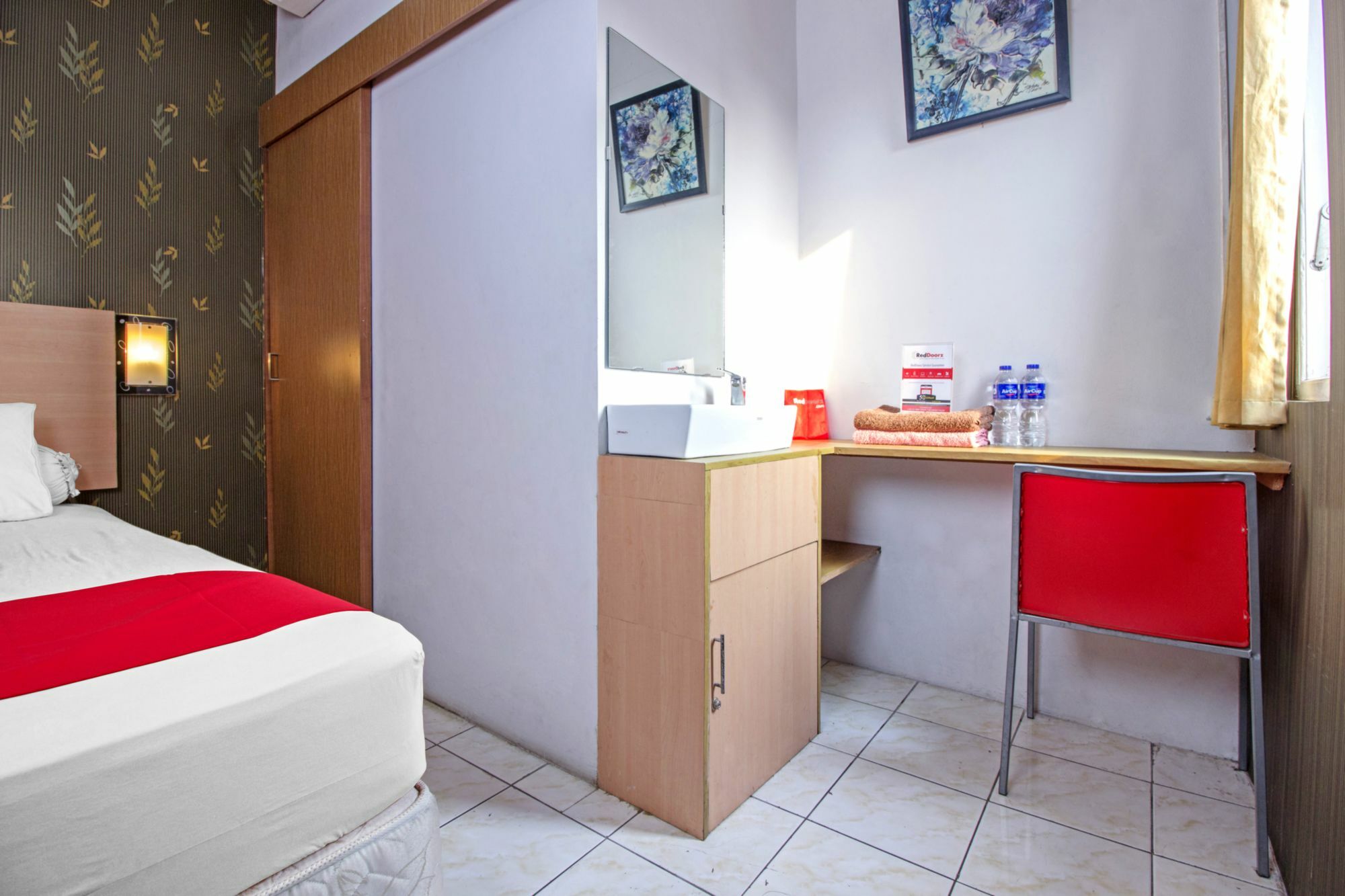 Reddoorz Syariah Near Btc Fashion Mall Bandung Exterior foto