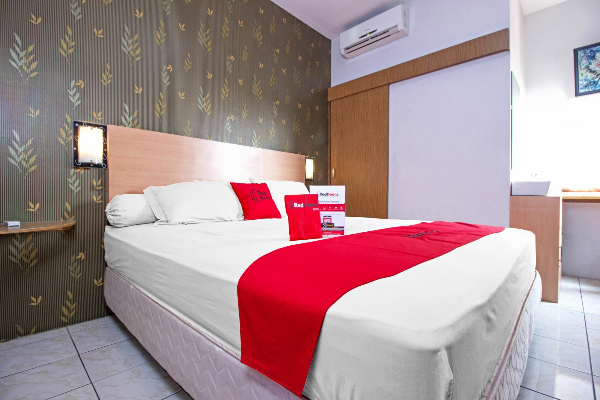 Reddoorz Syariah Near Btc Fashion Mall Bandung Exterior foto
