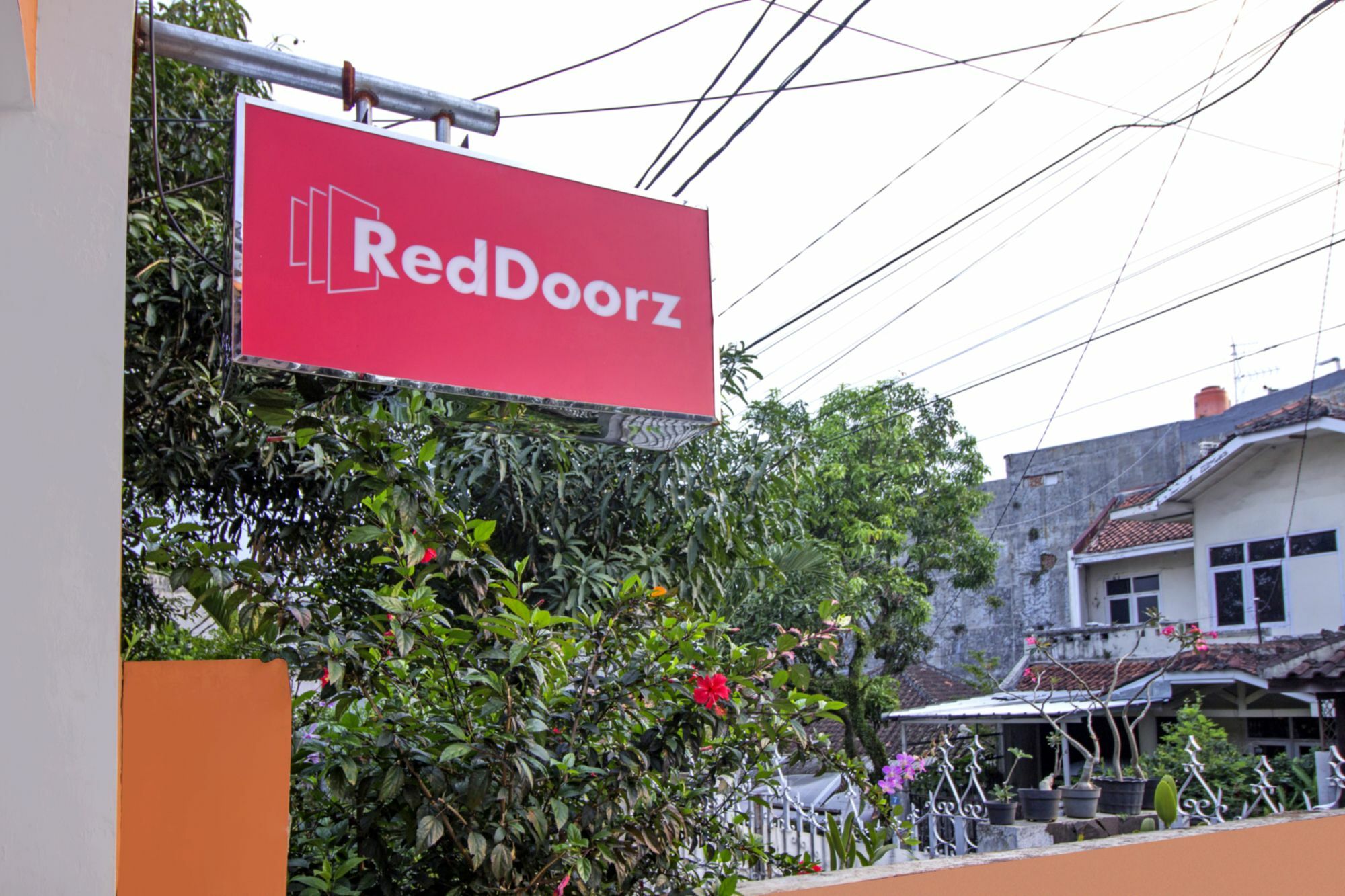 Reddoorz Syariah Near Btc Fashion Mall Bandung Exterior foto