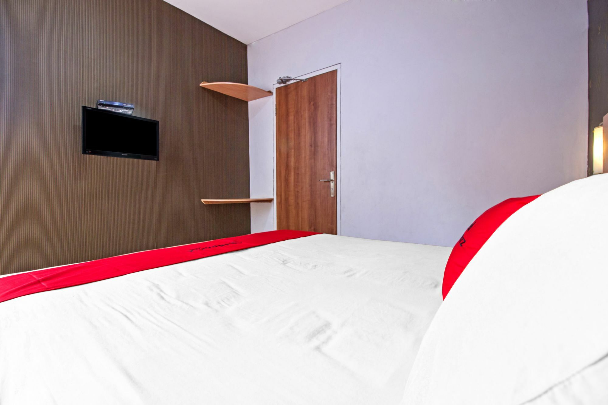 Reddoorz Syariah Near Btc Fashion Mall Bandung Exterior foto