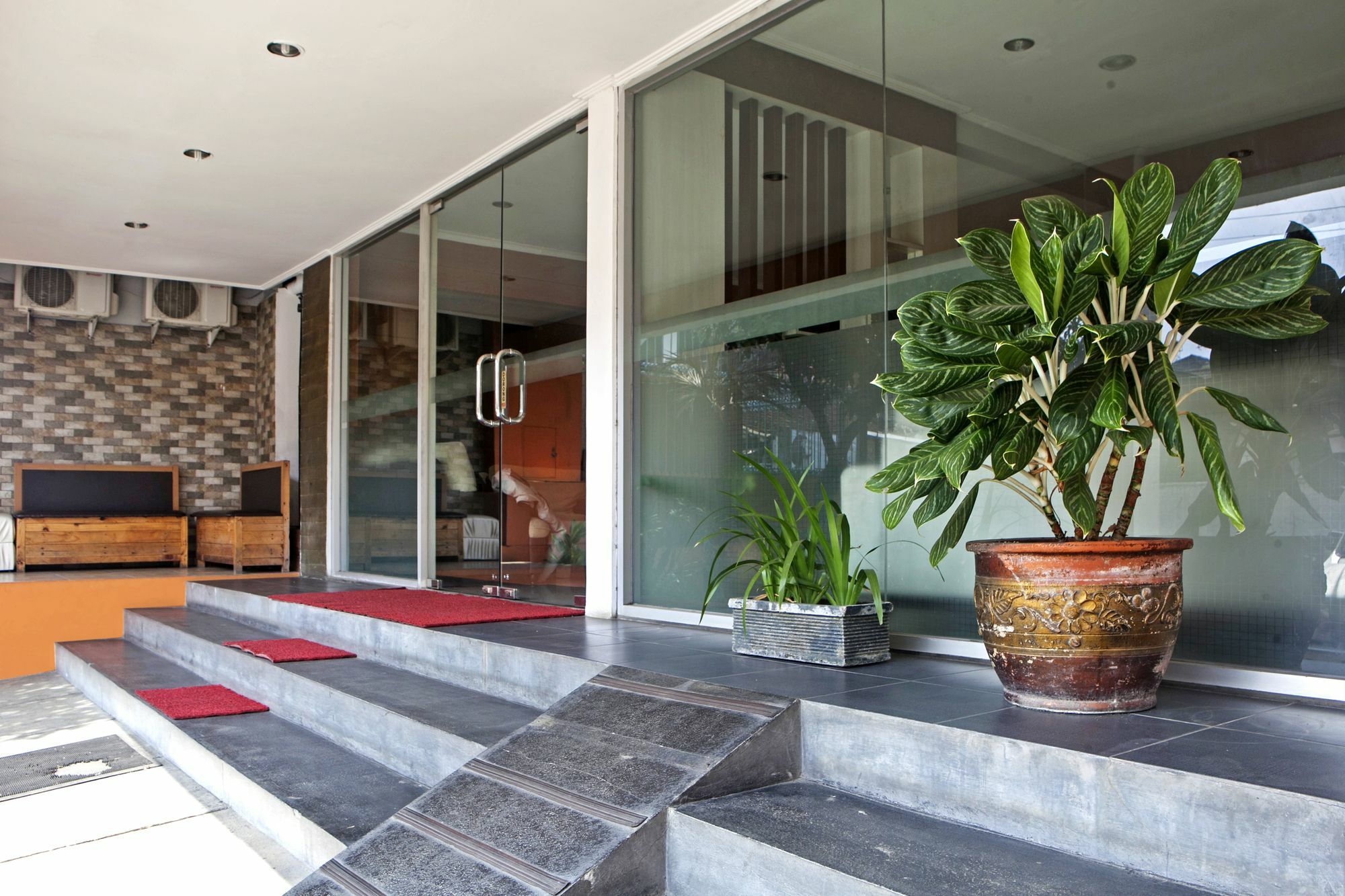 Reddoorz Syariah Near Btc Fashion Mall Bandung Exterior foto