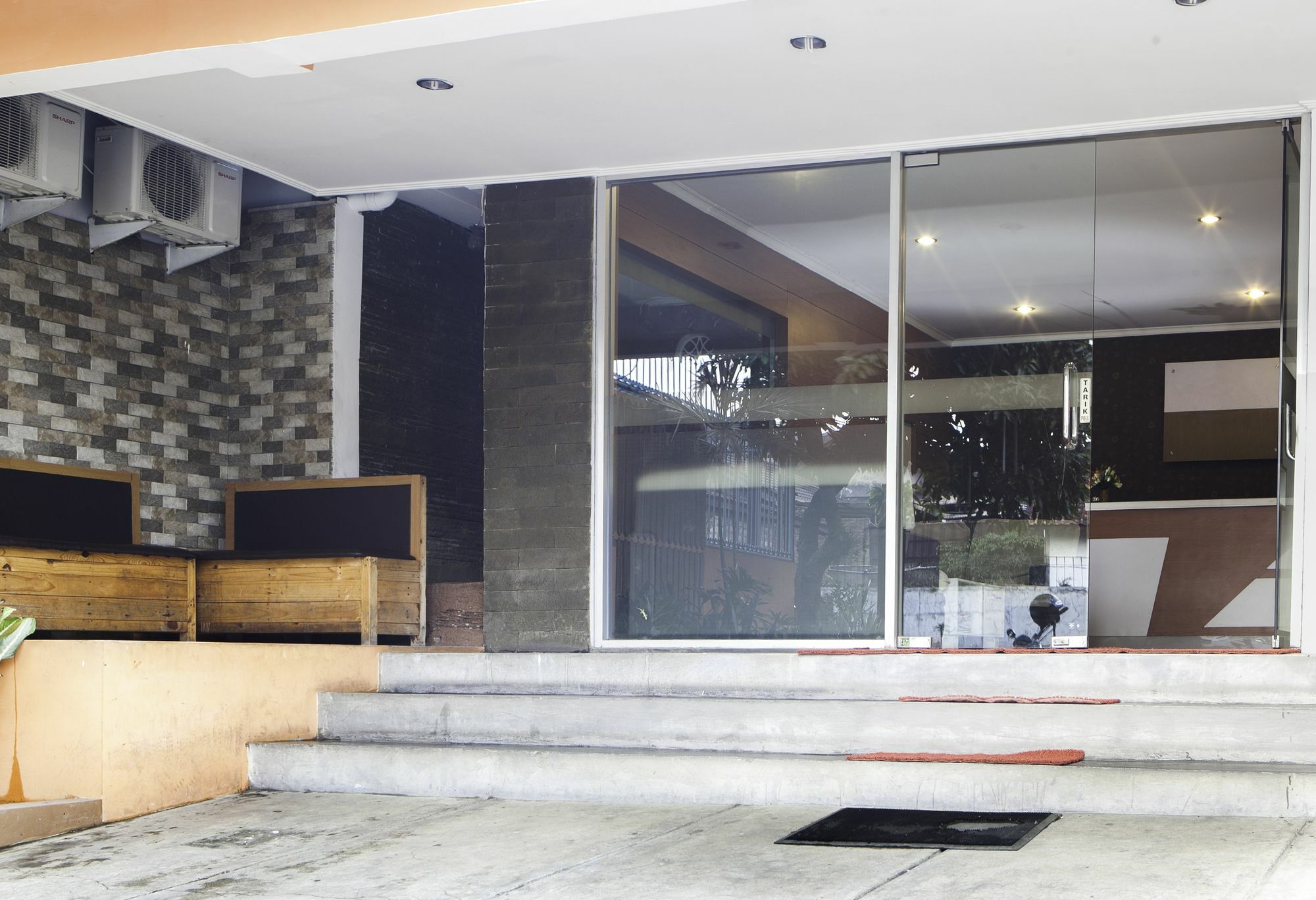 Reddoorz Syariah Near Btc Fashion Mall Bandung Exterior foto